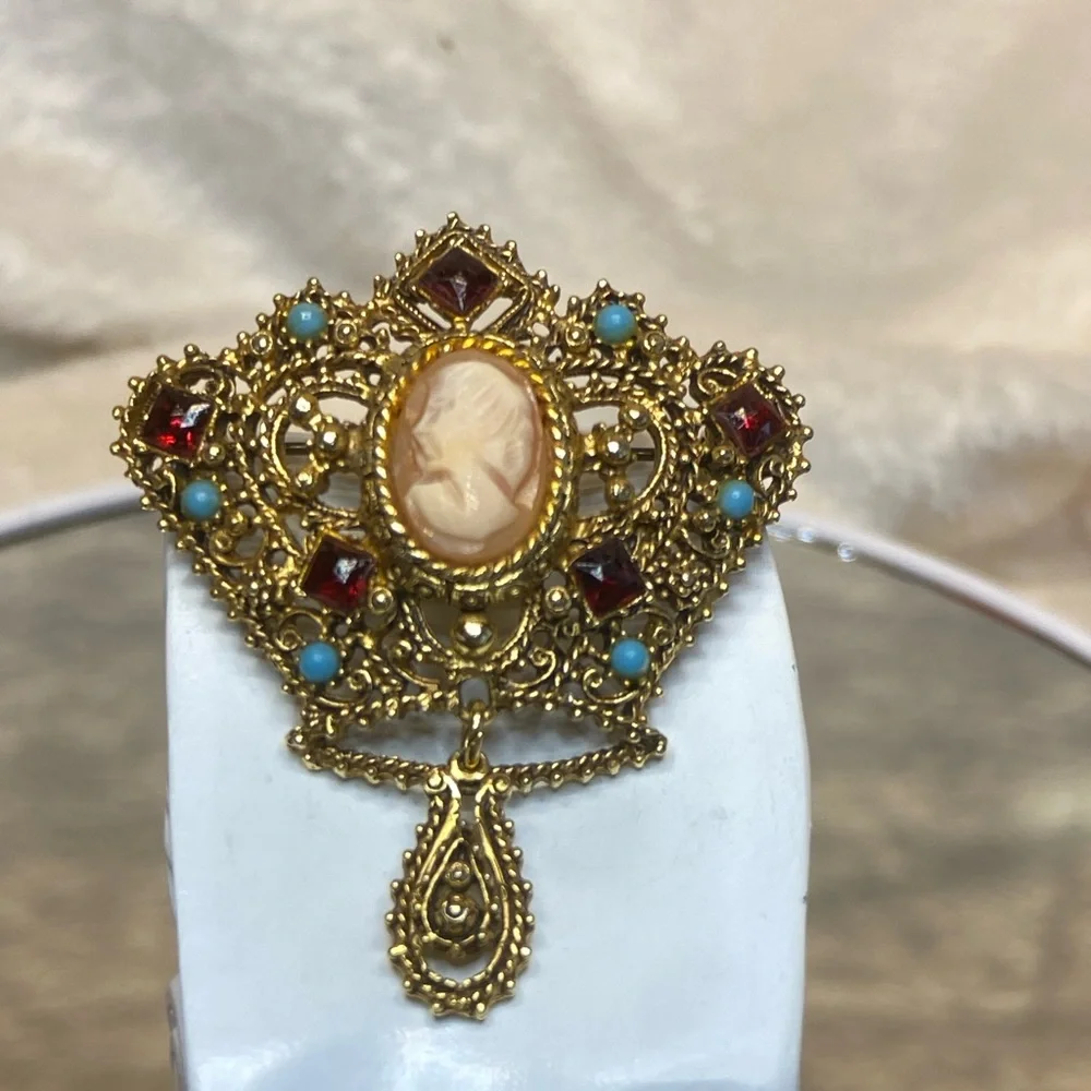 Vintage Crown FLORENZA BROOCH CARVED SHELL CAMEO with Garnet and Turquoise Glass